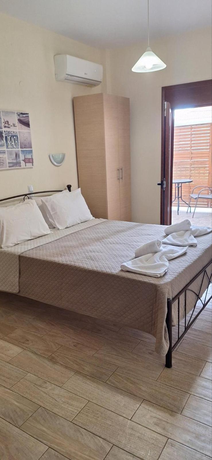 Diolkos 2 Apartman Néa Róda Szoba fotó